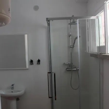 Telhal 2e Apartment